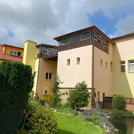 Retreat With Private Koi Garden Διαμέρισμα Velke Opatovice
