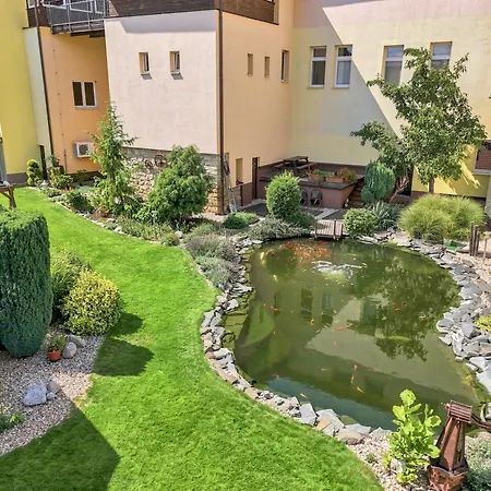 Retreat With Sauna And Koi Pond Velke Opatovice