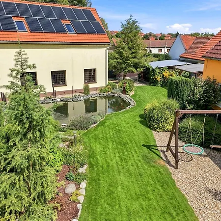 Retreat With Sauna And Koi Pond Διαμέρισμα Velke Opatovice